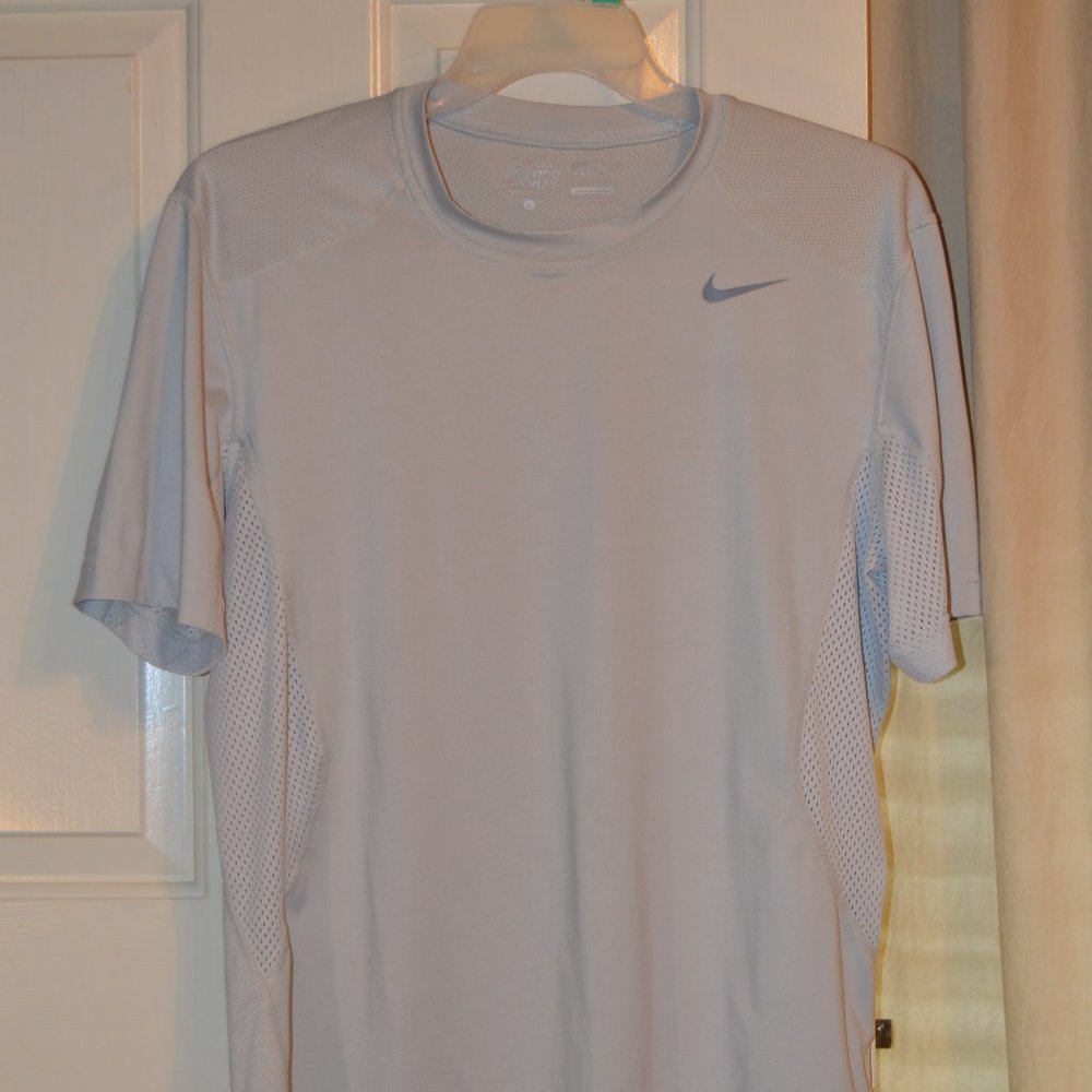 Mens Nike Pro Combat hypercool t-shirt sz Lg EUC
